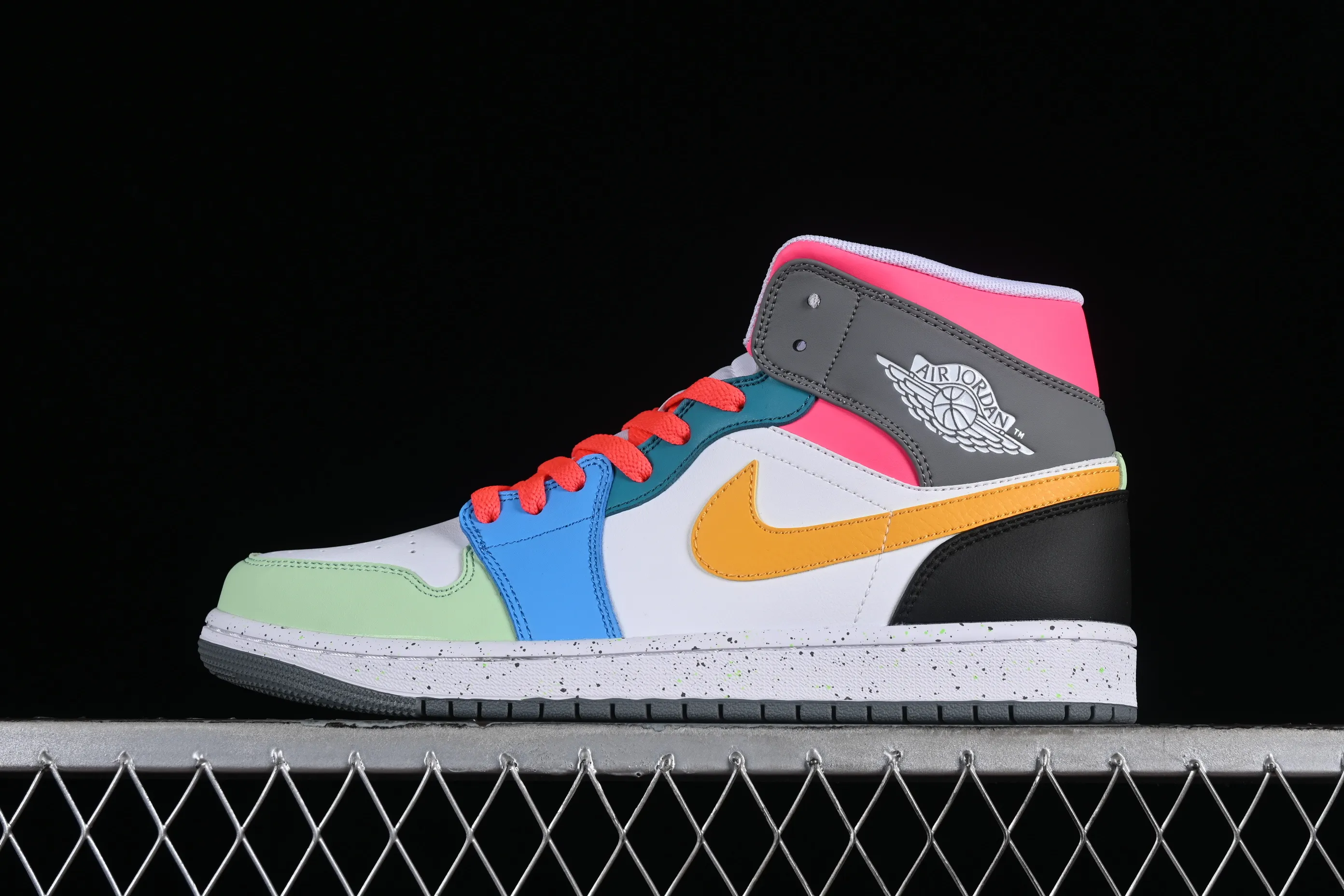 All Categories Air Jordan Jordan Series Basketball Shoes Air Jordan 1 Mid Air Jordan 1 Mid AJ1 Joe 1 Color Candy Chinese Cultural Leisure Sneakers FN1190-100